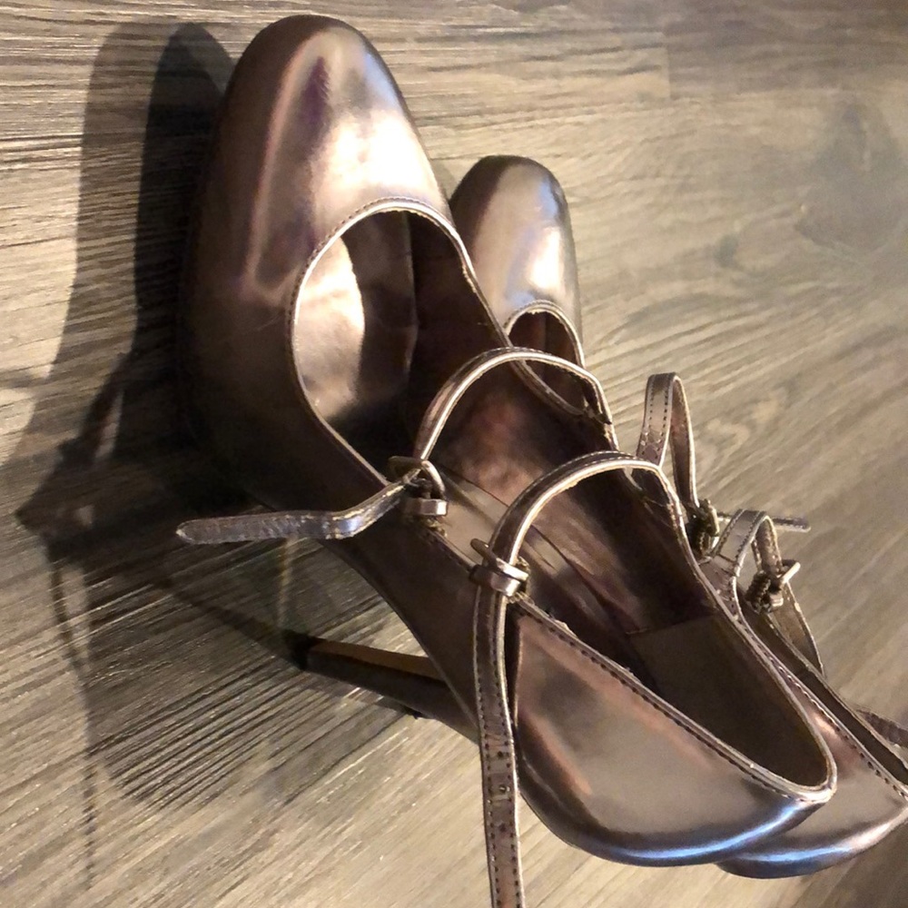 Heels - Picture 2 of 5